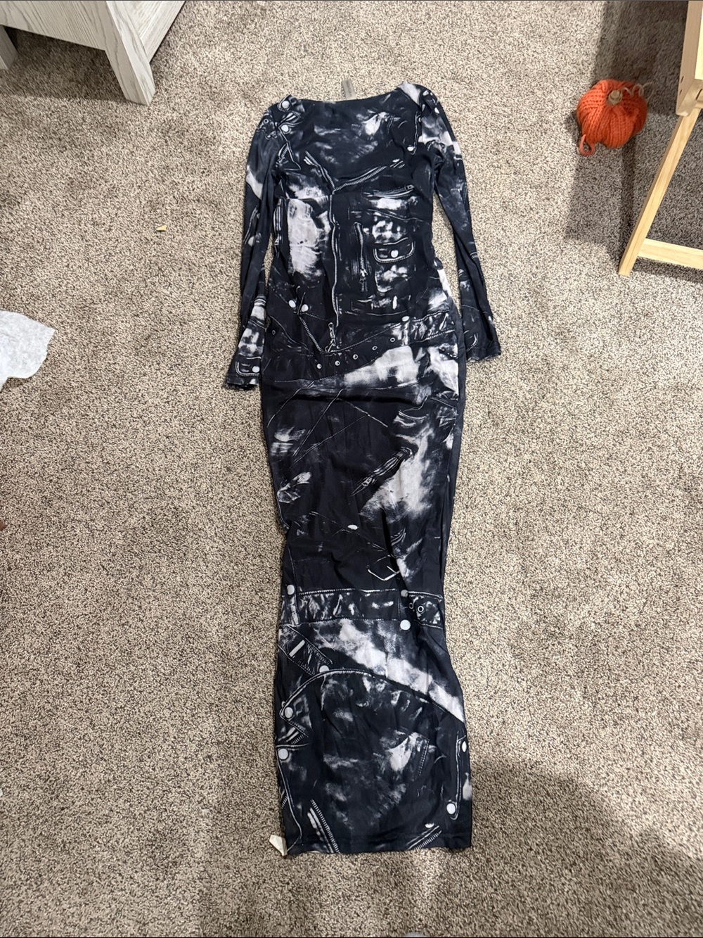 Black & White Abstract Tie-Dye Long Sleeve Maxi Dress